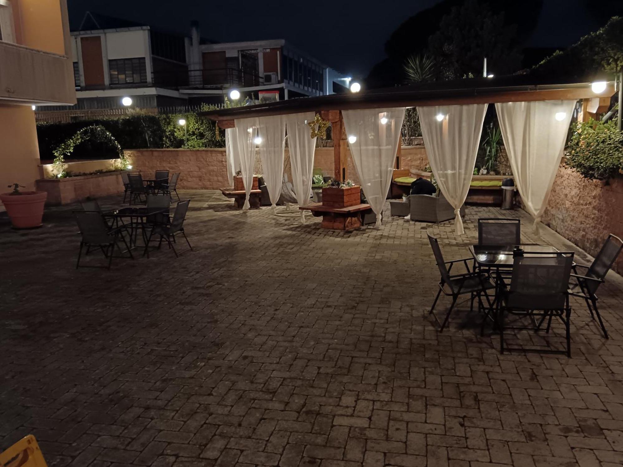 Hotel Bright — Foto 1
